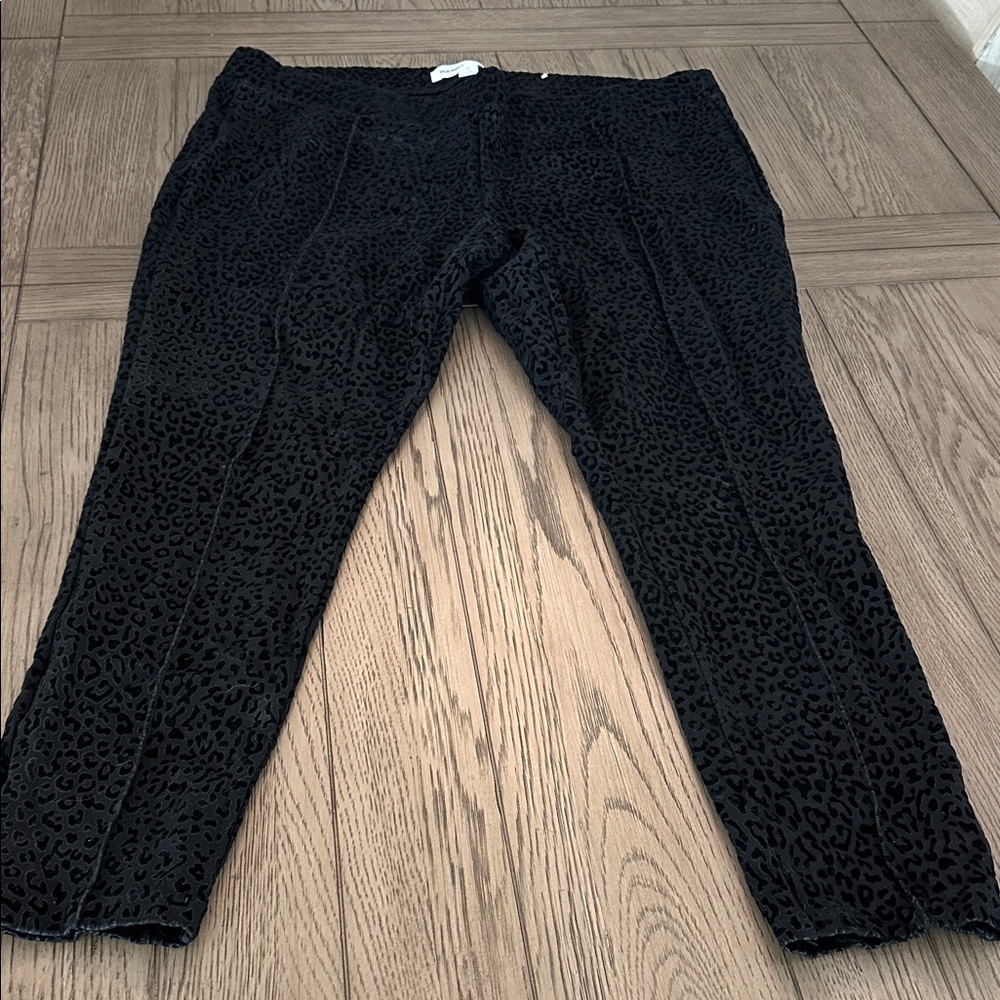 Old Navy Black Leopard Print Leggings